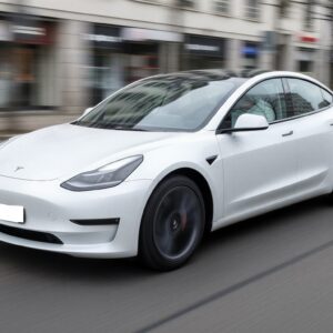 Tesla Model 3 Long Range mieten in Leipzig hero