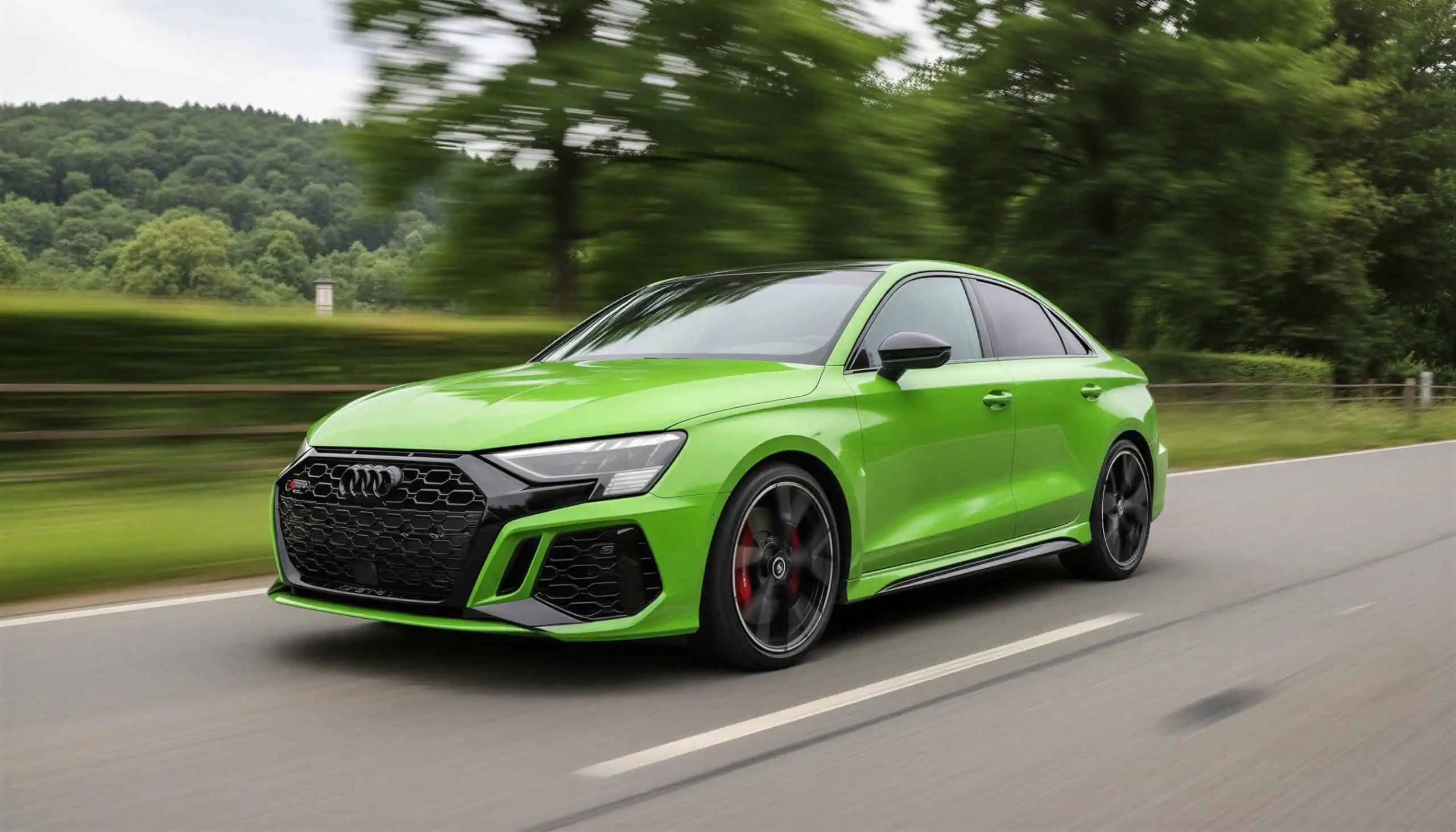 Audi RS3 Limousine mieten in Kassel hero