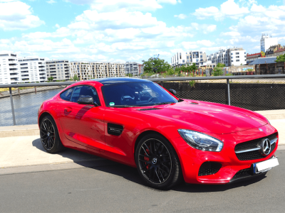 Mercedes AMG GTS mieten in Frankfurt