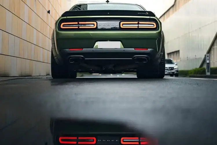 Spiegelung Heck Dodge Challenger Shaker in Frankfurt
