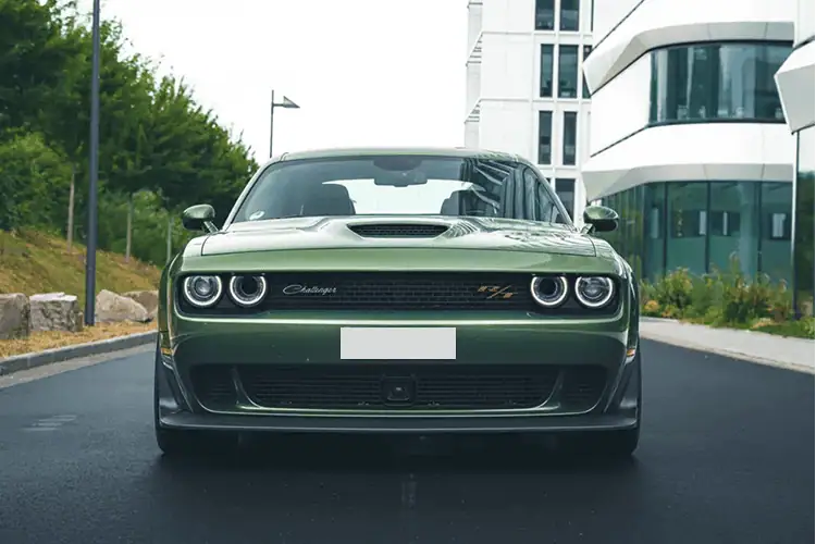 Front Dodge Challenger Shaker in Frankfurt