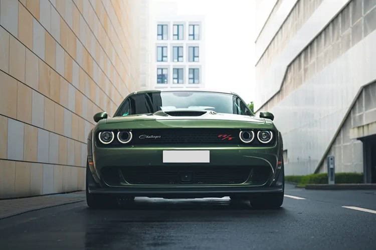 Frontansicht Dodge Challenger Shaker in Frankfurt