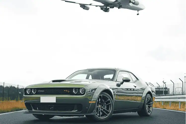 Flughafen Dodge Challenger Shaker in Frankfurt