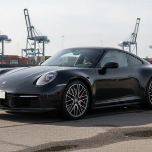 Porsche 911 Carrera 4S mieten in Hamburg hero