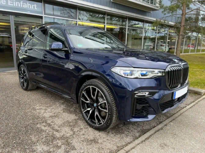 BMW X7 40M mieten in München