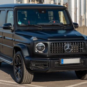 Frontalansicht vom Mercedes G63 AMG in Stuttgart