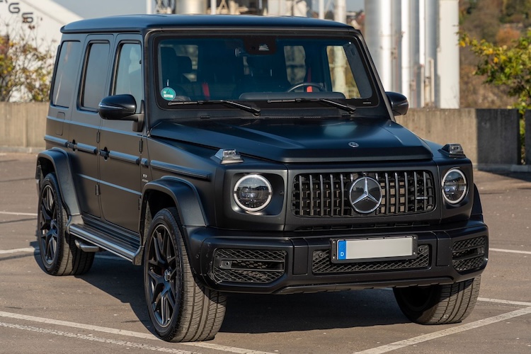 Frontalansicht vom Mercedes G63 AMG in Stuttgart