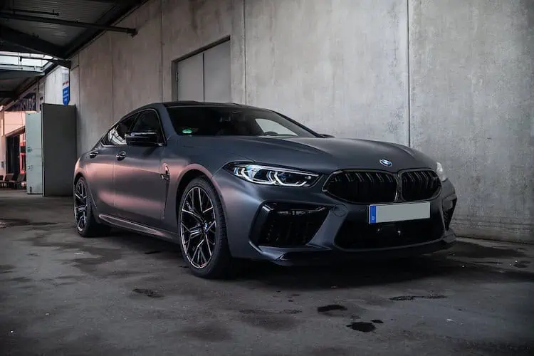 BMW M8 Competition Gran Coupe mieten in Frankfurt