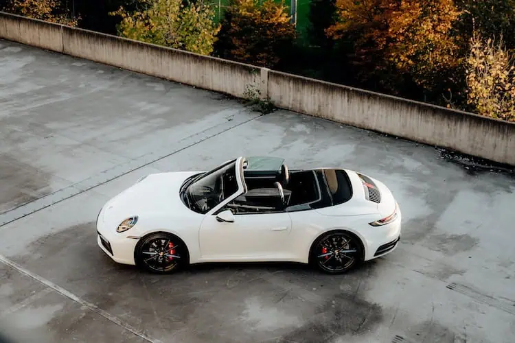 Draufsicht vom Porsche Carrera S Cabrio in Stuttgart