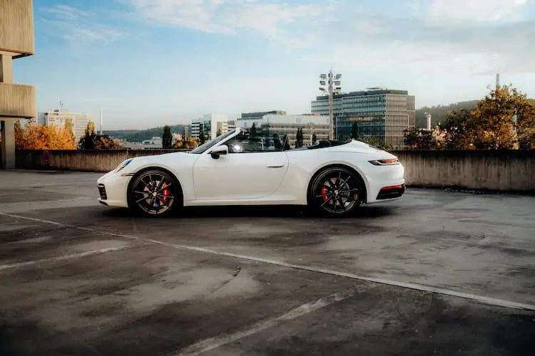 Seitenansicht vom Porsche Carrera S Cabrio in Stuttgart