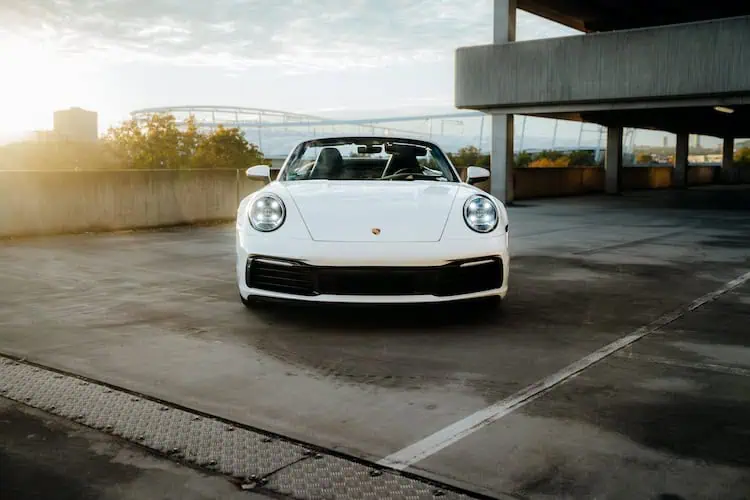 Frontansicht vom Porsche Carrera S Cabrio in Stuttgart