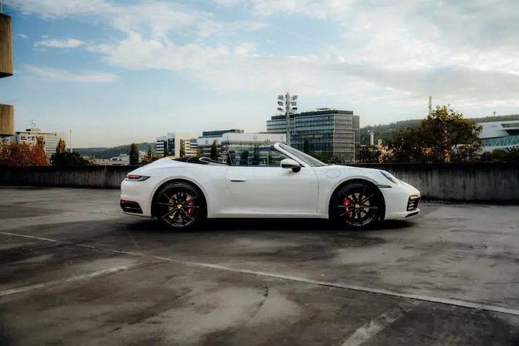 Seitenansicht vom Porsche Carrera S Cabrio in Stuttgart