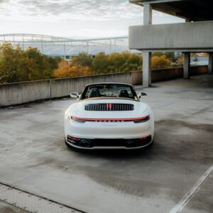 Heckansicht vom Porsche Carrera S Cabrio in Stuttgart