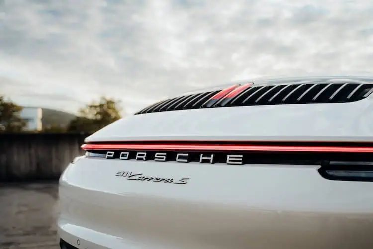 Heck und Schriftzug vom Porsche Carrera S Cabrio in Stuttgart