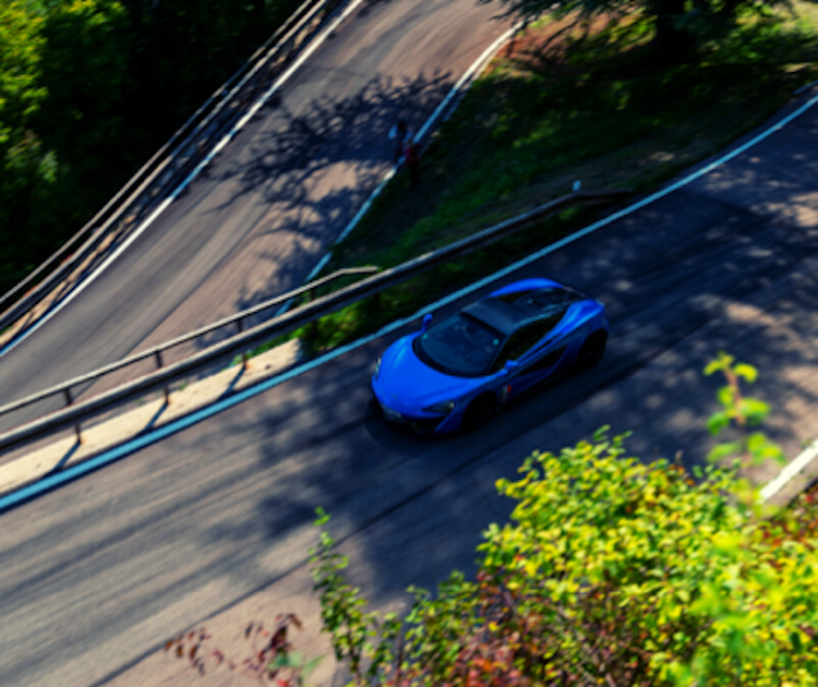 McLaren fahrend