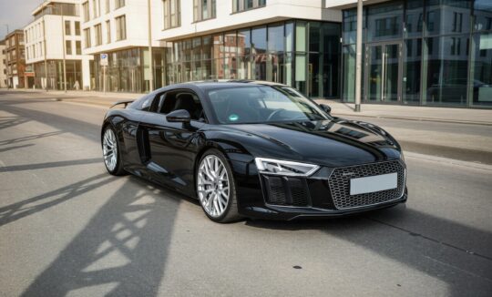 Audi R8 V10 plus hero