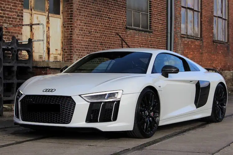 Audi R8 V10 Plus mieten in Dortmund