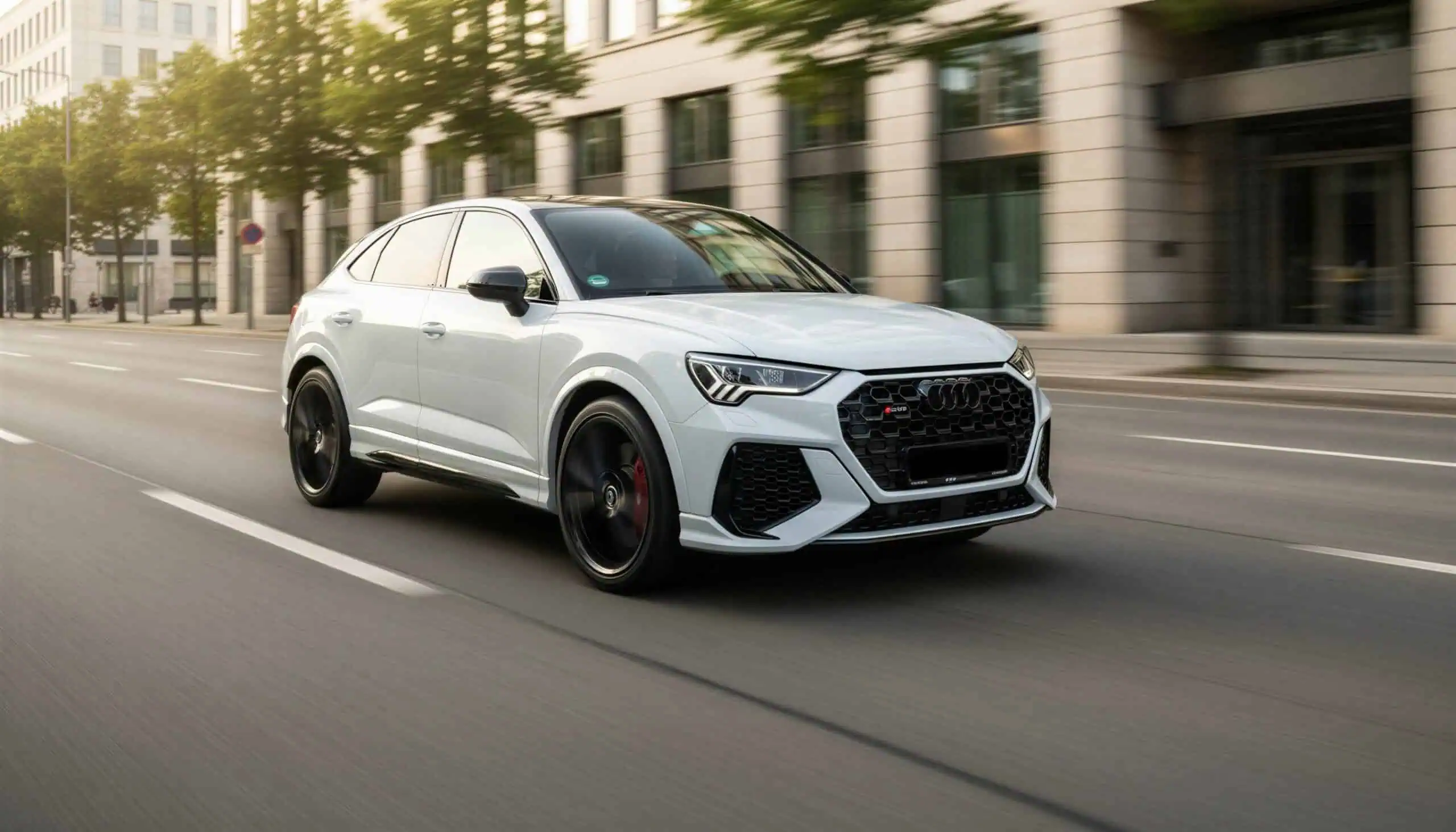 Audi RSQ3 mieten in München hero