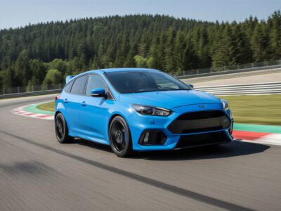 Ford Focus RS auf der Rennstrecke hero