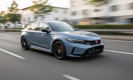 Honda Civic Type R FL5 mieten in Düsseldorf hero