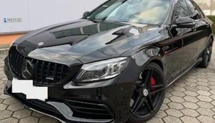 Mercedes C63 AMG mieten in Dortmund