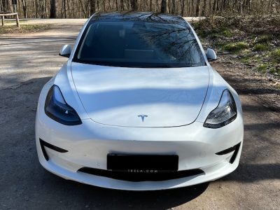 Tesla Model 3 mieten in Frankfurt