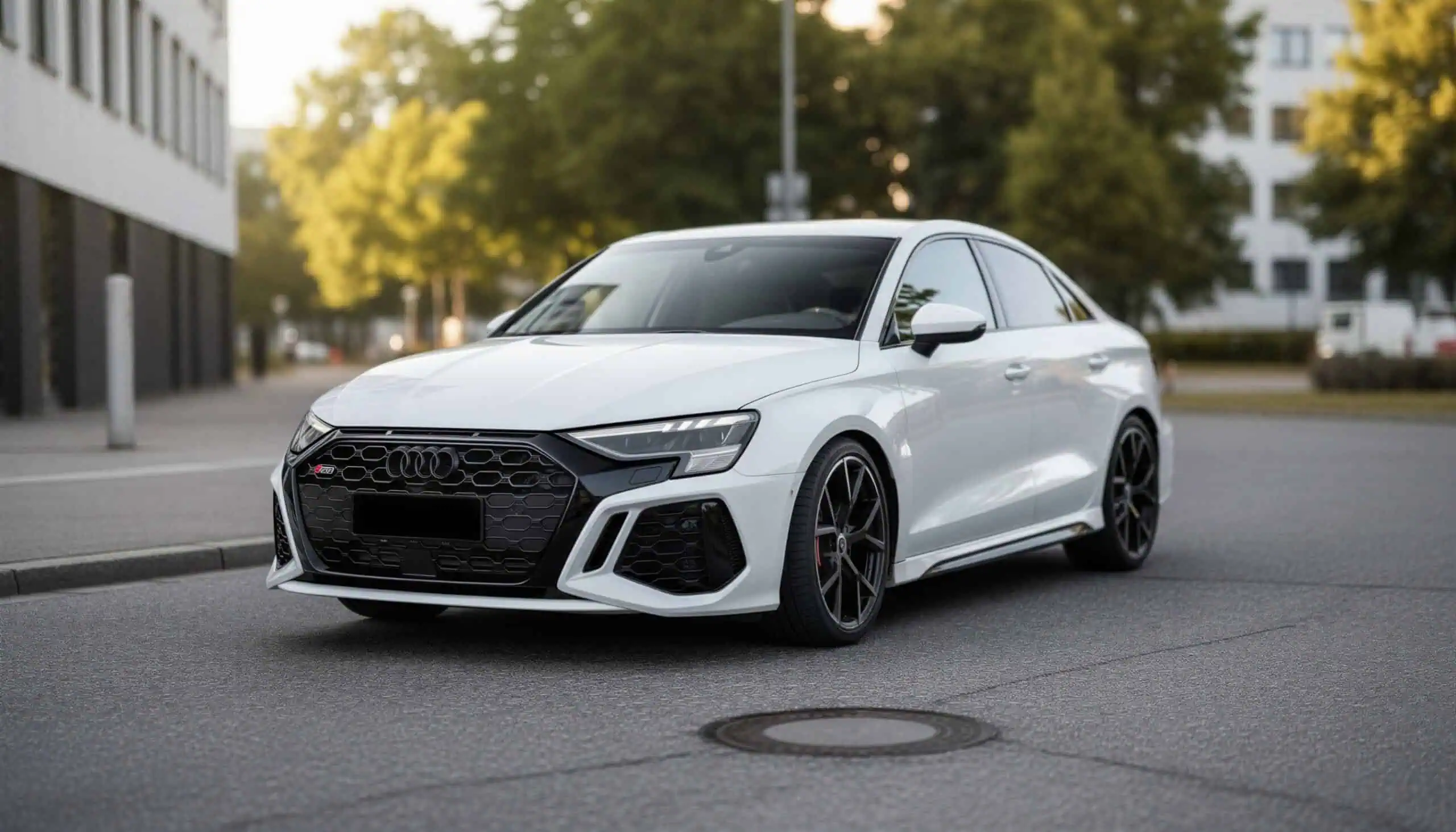 Audi RS3 Limousine mieten in München hero