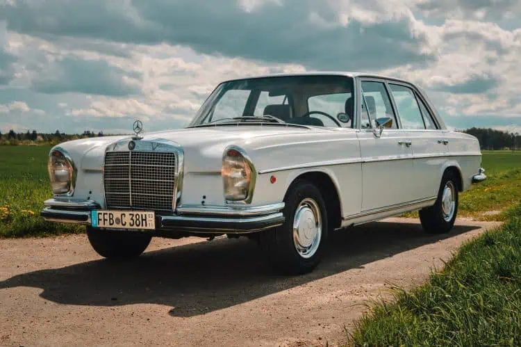Mercedes-Benz 280 SE mieten in München