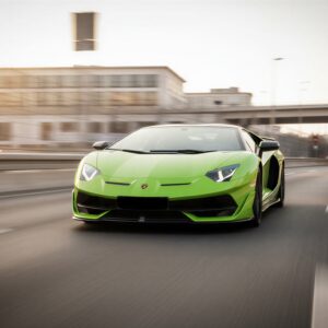 Lamborghini Aventador SVJ Roadster mieten in Berlin hero