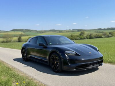 Porsche Taycan 4 Cross Turismo mieten bei München hero