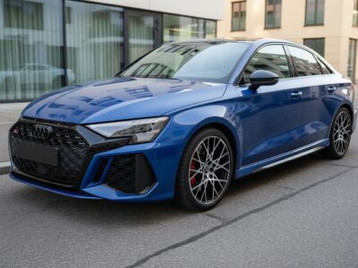 Audi RS3 Limousine mieten in München hero