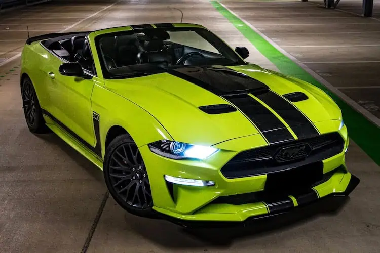 Ford Mustang GT Cabrio mieten in Köln