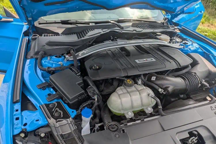 Motor vom Ford Mustang GT Premium Cabrio in Hannover