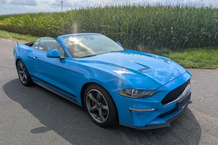 Frontansicht vom Ford Mustang GT Premium Cabrio in Hannover