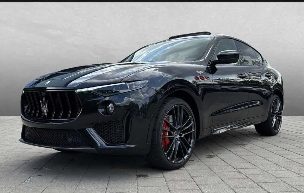 Maserati Levante Trofeo mieten in Augsburg