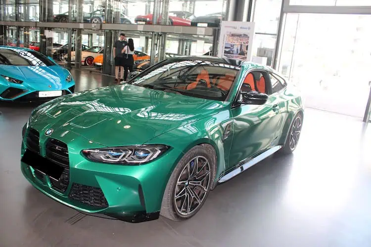 BMW M4 Competition mieten in Köln