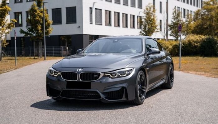BMW M4 Coupe mieten in München