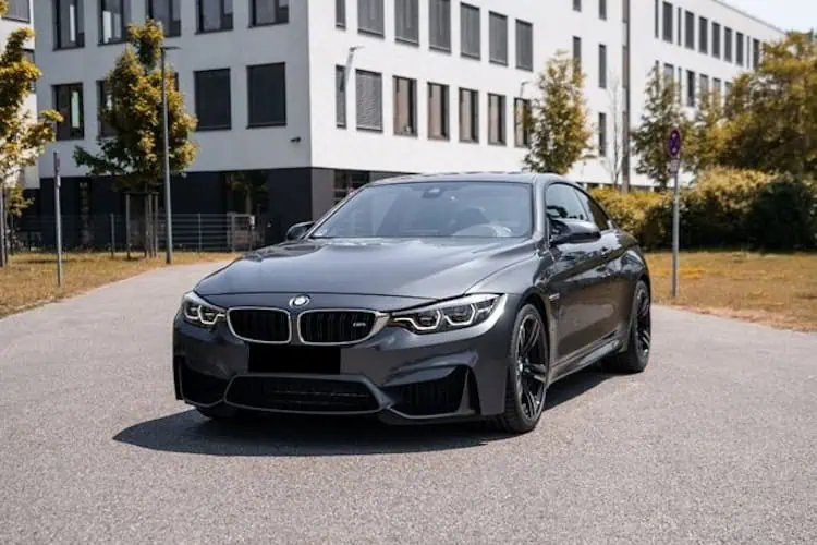 BMW M4 Coupe mieten in München