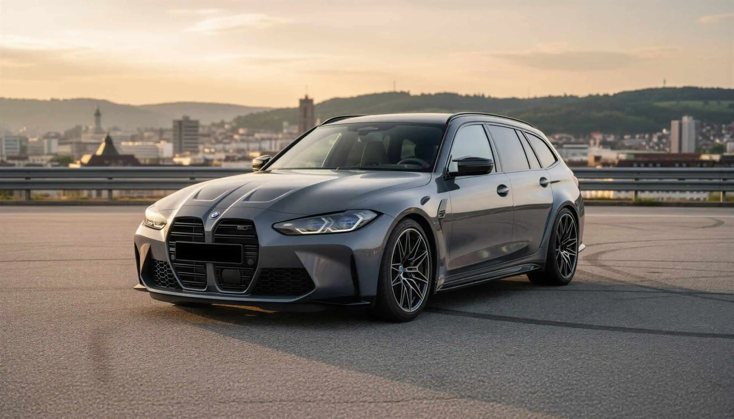 BMW M3 Competition Touring mieten in Stuttgart hero