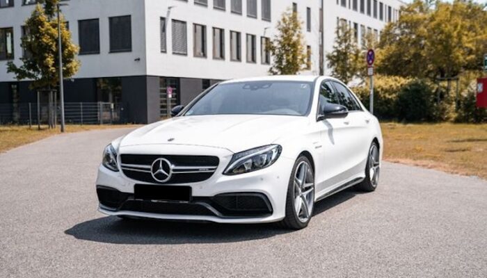 Mercedes C63 AMG mieten in München