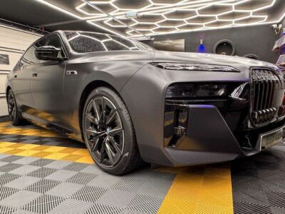 Frontansicht vom BMW M760e in Kassel