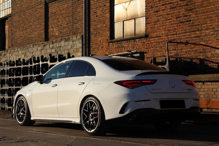 Seitenansicht hinten vom Mercedes CLA 45s AMG in Dortmund