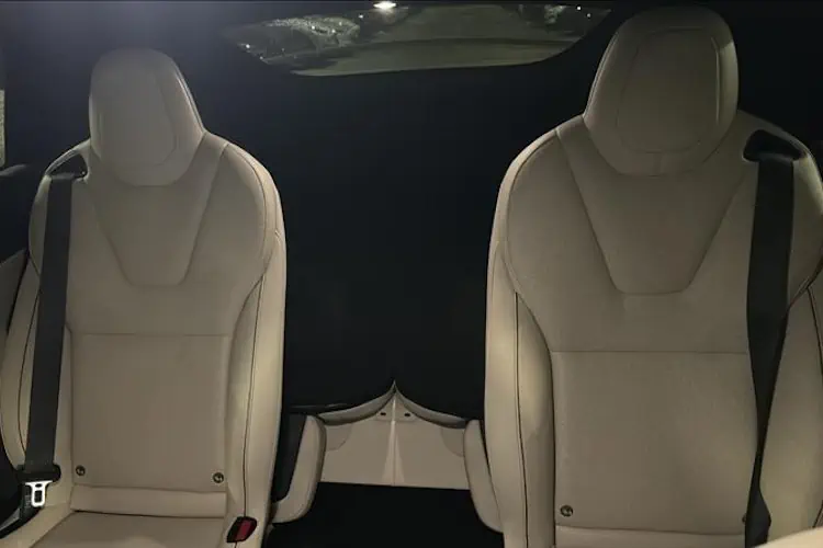 Sitze vom Tesla Model S Plaid in Paderborn