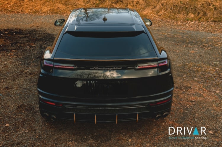 Heckansicht vom Lamborghini Urus in Kassel
