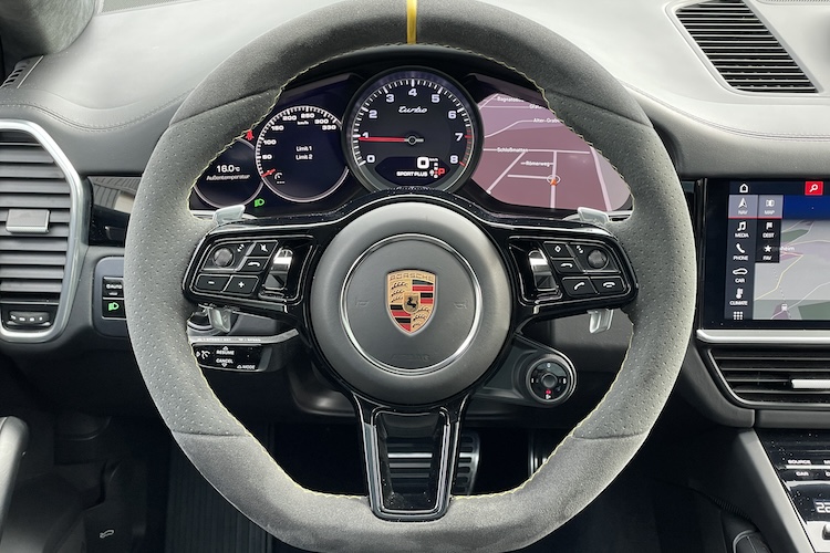 Interieur vom Porsche Cayenne Turbo in Freiburg