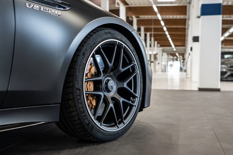 Seite vom Mercedes AMG GT63s in Paderborn