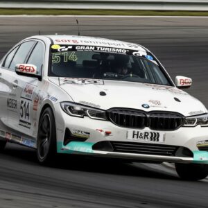 BMW G20 330i auf der Rennstrecke hero