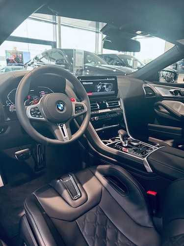 Interieur vom BMW M8 Cabrio in Kassel