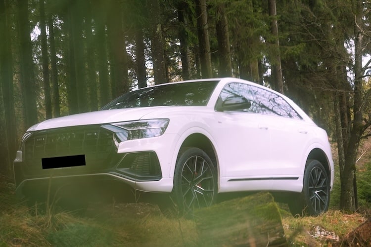 Frontansicht vom Audi SQ8 in Frankfurt