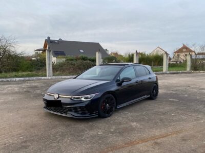 Vorderseite von VW Golf 8 GTI mieten in Frankfurt